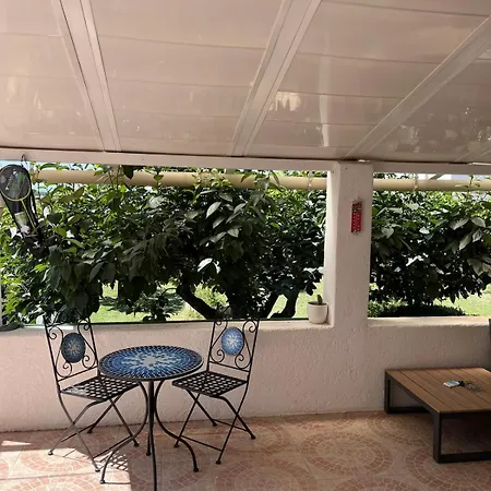 Maison Individuelle Avec Piscine *